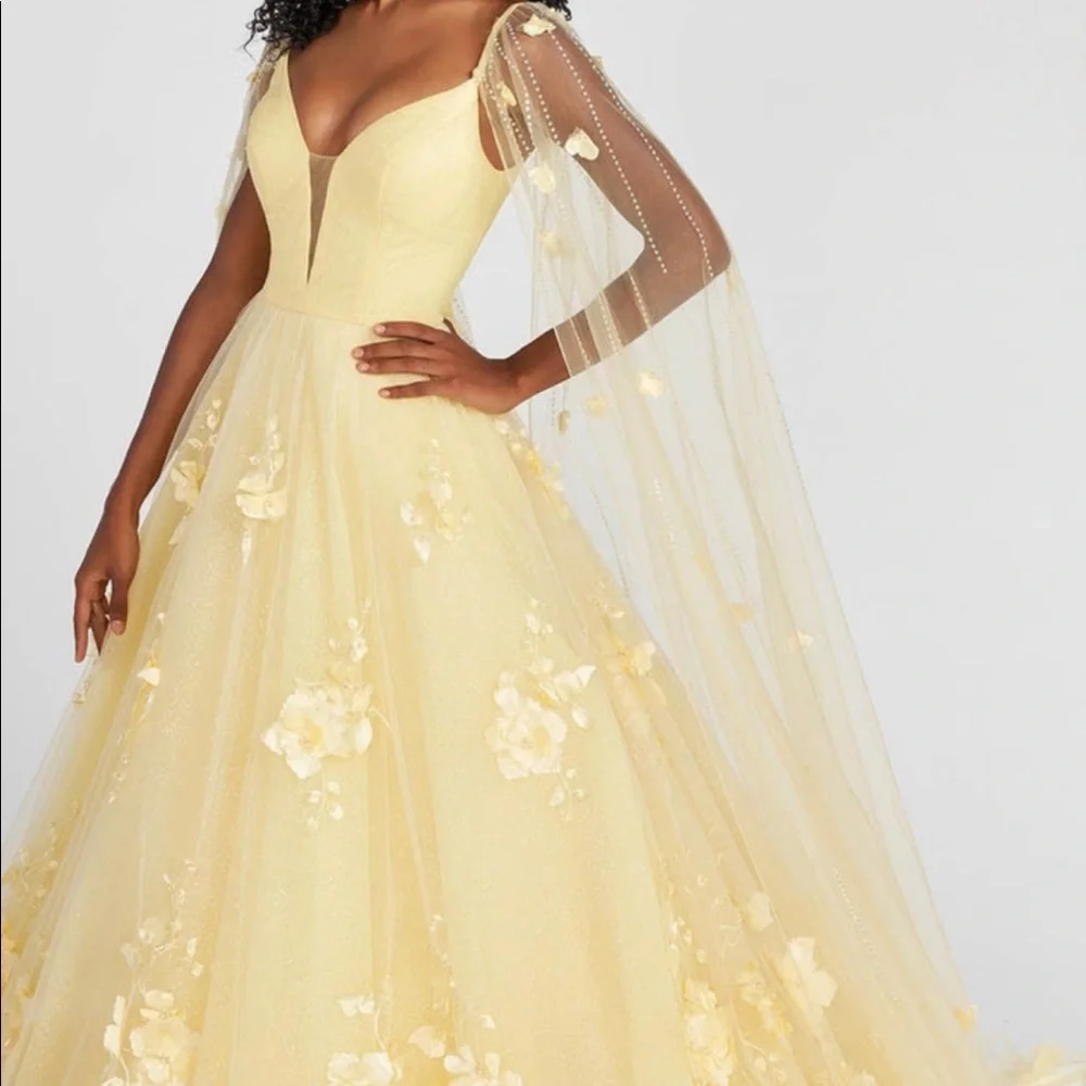 Light Yellow size 2 dress - Picture 2 of 2
